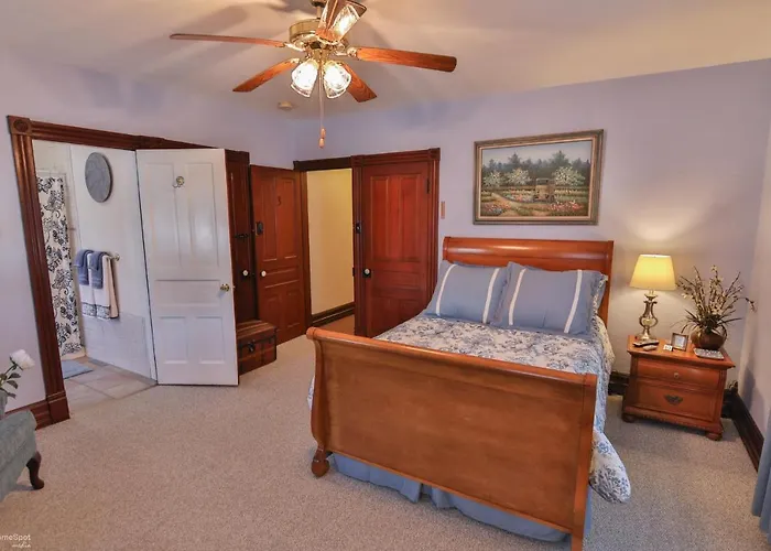 Lizard Creek Inn