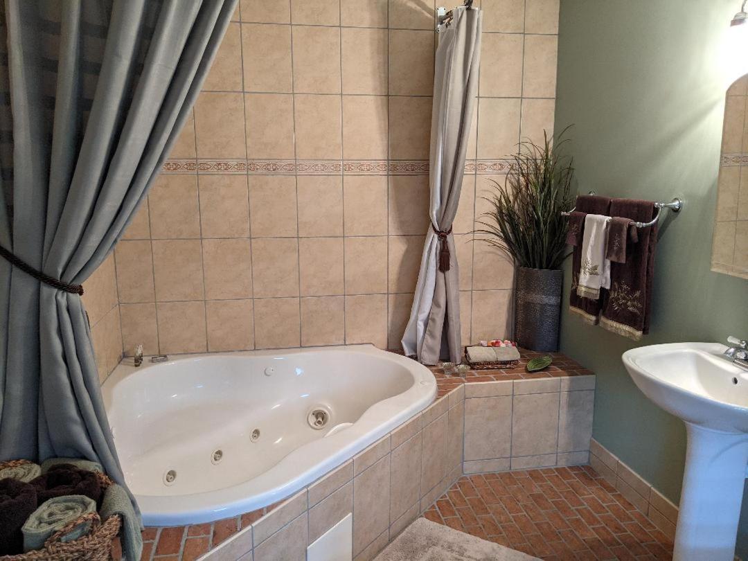 Lizard Creek Bed & Breakfast